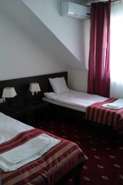 Hotel Platinum Hrubieszow Eksteriør bilde
