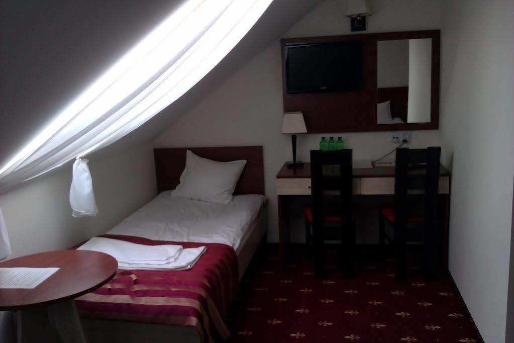 Hotel Platinum Hrubieszow Eksteriør bilde