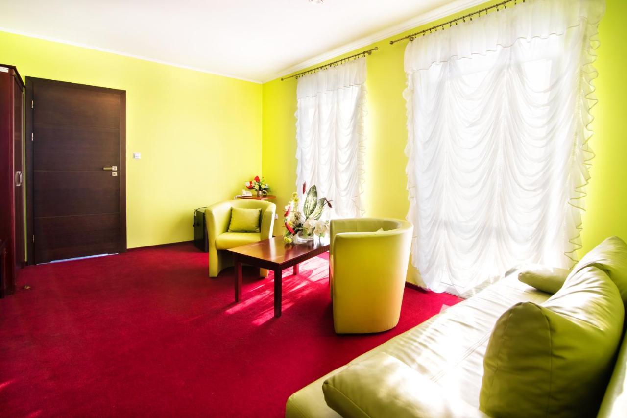 Hotel Platinum Hrubieszow Eksteriør bilde